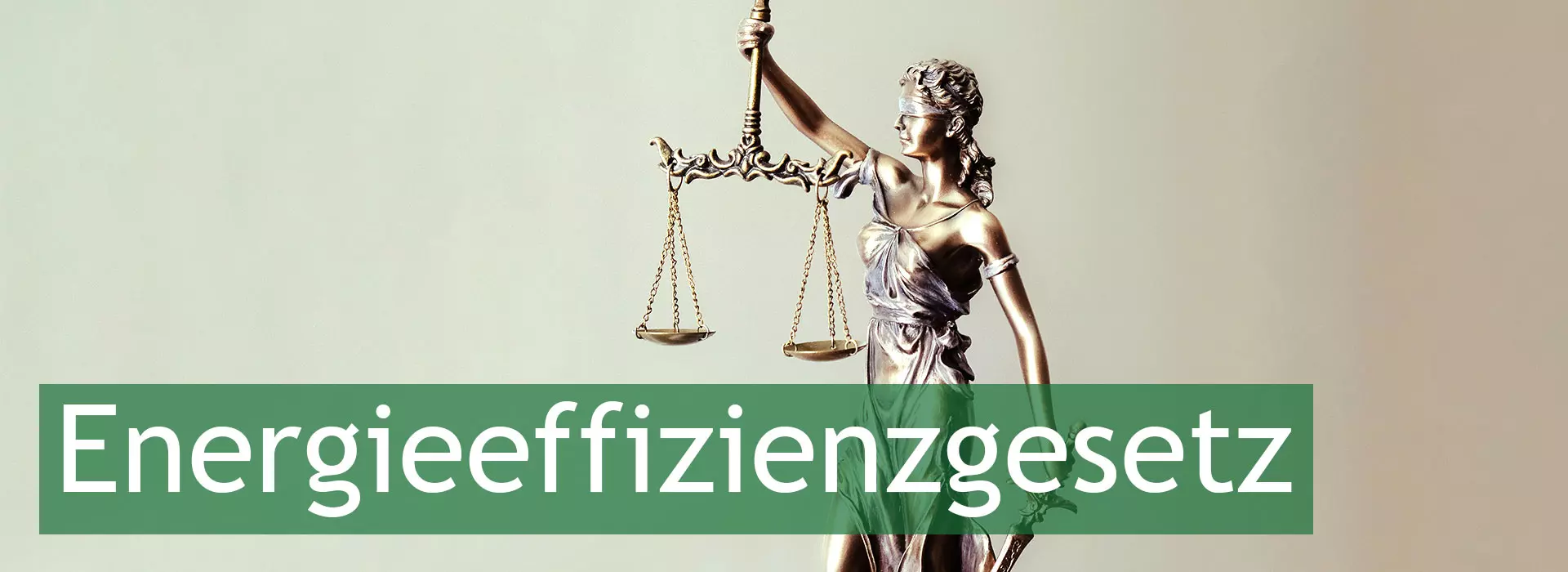 Energieeffizienzgesetz-Abbild einer Justitiafigur aus Bronze